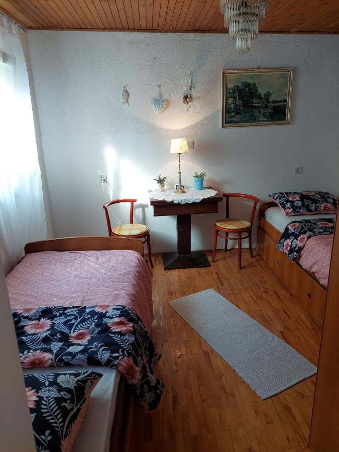 Vila Katica Bribir  Luaran gambar