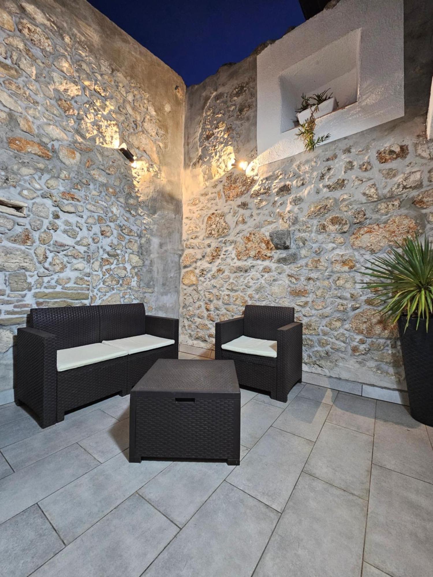 Vila Katica Bribir  Luaran gambar